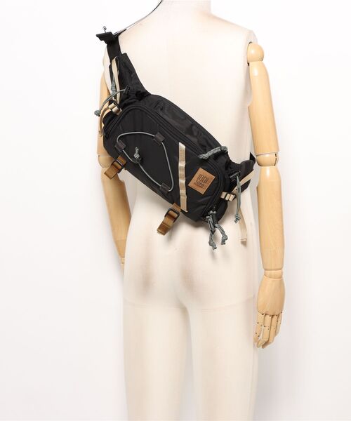 TOPO DESIGNS(トポデザインズ)の「GO OUT掲載モデル【TOPO DESIGNS】MOUNTAIN HYDRO HIP PACK(ボディバッグ/ウエストポーチ・レディース・グレー/ブラック/イエロー・ONE SIZE)」の9枚目の写真