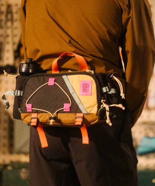 TOPO DESIGNS(トポデザインズ)の「GO OUT掲載モデル【TOPO DESIGNS】MOUNTAIN HYDRO HIP PACK(ボディバッグ/ウエストポーチ・レディース・グレー/ブラック/イエロー・ONE SIZE)」の14枚目の写真