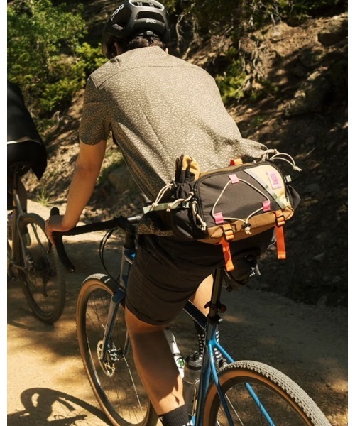 TOPO DESIGNS(トポデザインズ)の「GO OUT掲載モデル【TOPO DESIGNS】MOUNTAIN HYDRO HIP PACK(ボディバッグ/ウエストポーチ・レディース・グレー/ブラック/イエロー・ONE SIZE)」の15枚目の写真