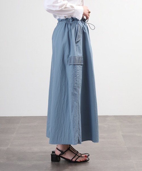 EGLANTINE(エグランティーヌ)の「EGLANTINE メッシュ使いナイロンスカート(スカート・レディース・グレイッシュブルー・40)」の13枚目の写真