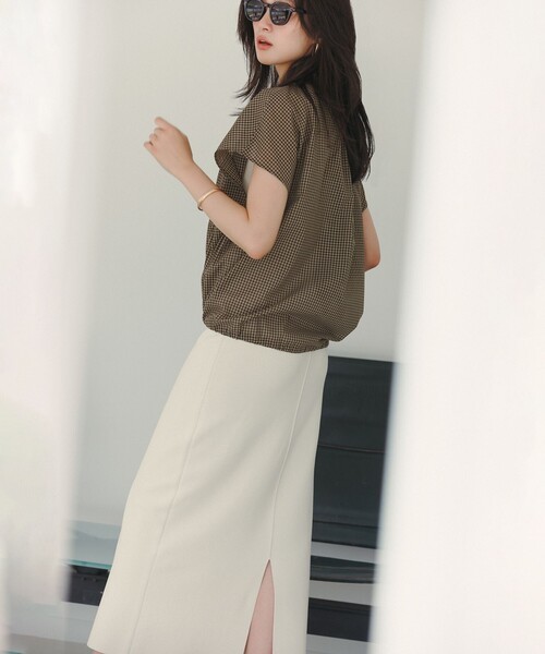UNFILO（アンフィーロ）の「【WEB限定カラー】スゴ機能美ニット Iラインスカート（スカート・レディース・ブラック系/こしょう色系/グレー系/ベージュ系・SMALL/MEDIUM/LARGE）」の20枚目の写真