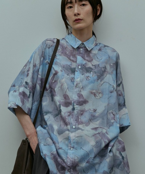 flaeu(フラユ)の「Blur Flower Shirt(シャツ/ブラウス・レディース・ブルー/ピンク・FREE)」の2枚目の写真