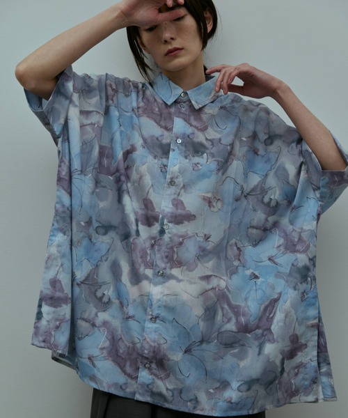 flaeu(フラユ)の「Blur Flower Shirt(シャツ/ブラウス・レディース・ブルー/ピンク・FREE)」の3枚目の写真