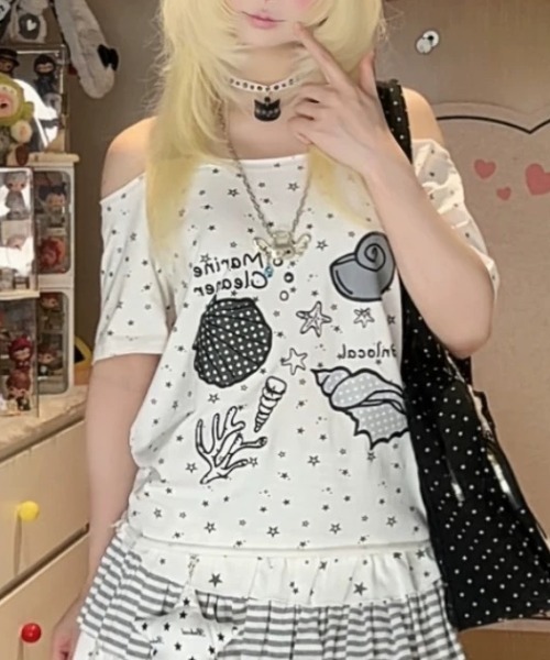 Sibra（シブラ）の「シェルプリント星柄オフショル風ルーズTシャツ（Tシャツ/カットソー・レディース・ホワイト/グレー・M）」の13枚目の写真