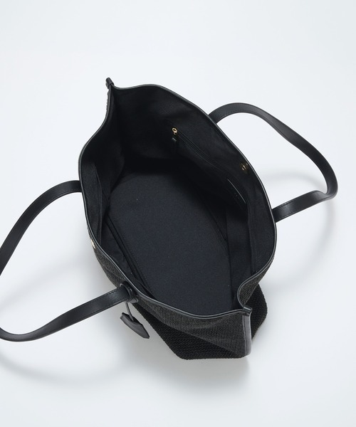 Breath TOPKAPI(ブレストプカピ)の「【Breath TOPKAPI】レザーコンビ 雑材風 シンプル トートバッグ チャーム付き A4 / 軽量(トートバッグ・レディース・ベージュ/ブラック・FREE)」の14枚目の写真