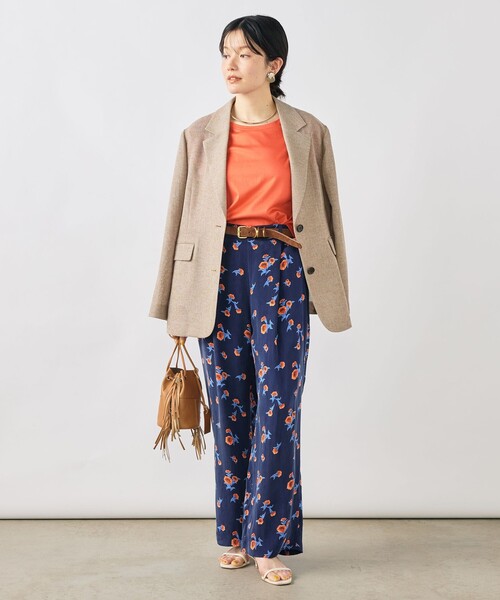 NOLLEY’S(ノーリーズ)の「ウォッシャブルスカーレット柄タックパンツ(その他パンツ・レディース・ブルー系その他6・38/36)」の2枚目の写真