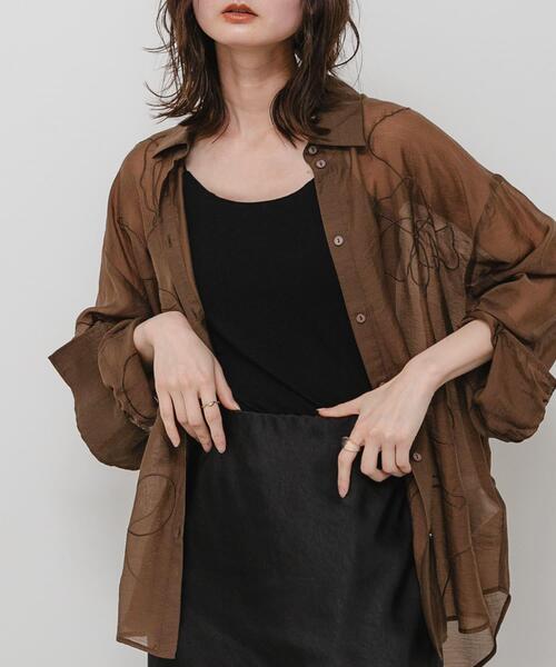 SENSE OF PLACE by URBAN RESEARCH(センスオブプレイスバイアーバンリサーチ)の「シシュウシアーシャツ(シャツ/ブラウス・レディース・ブラウン/ライトブルー/ベージュ/チャコールグレー・ONE)」の3枚目の写真