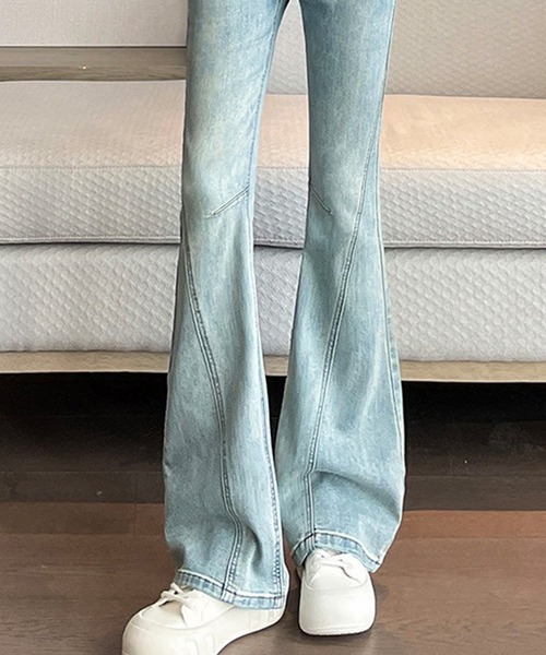 L LABEL（エルラベル）の「デザインシームセミフレアデニムパンツ（デニムパンツ・レディース・ブラック/ライトブルー・M-L/S-M）」の3枚目の写真