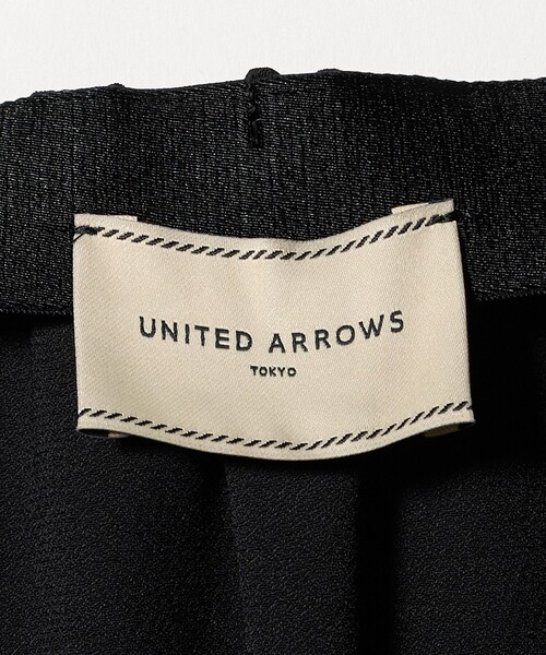 UNITED ARROWS（ユナイテッドアローズ）の「スカーフ付き サテン レース コンビ スカート（スカート・レディース・ブラック/オフホワイト・36/38）」の22枚目の写真