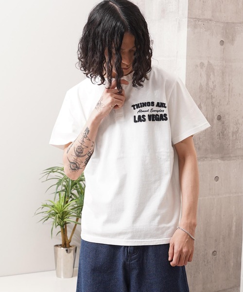 1111clothing（ワンフォークロージング）の「フロッキー刺繍 ヘンリーネック Tee / Flocky Embroidery Henley Neck Tee（Tシャツ/カットソー・メンズ・ネイビー/オフホワイト/チャコールグレー・M/L）」の7枚目の写真