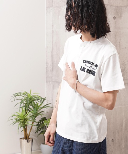 1111clothing（ワンフォークロージング）の「フロッキー刺繍 ヘンリーネック Tee / Flocky Embroidery Henley Neck Tee（Tシャツ/カットソー・メンズ・ネイビー/オフホワイト/チャコールグレー・M/L）」の9枚目の写真