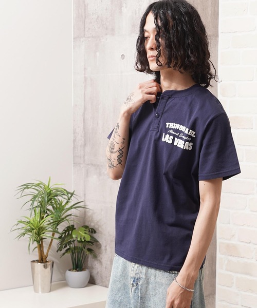 1111clothing（ワンフォークロージング）の「フロッキー刺繍 ヘンリーネック Tee / Flocky Embroidery Henley Neck Tee（Tシャツ/カットソー・メンズ・ネイビー/オフホワイト/チャコールグレー・M/L）」の21枚目の写真