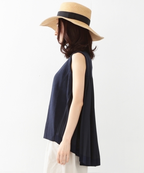 Ray BEAMS（レイビームス）の「◇【ラブリ着用】Ray BEAMS / バックタック ハイネック ネックスリーブ（ニット/セーター・レディース・オフホワイト/ネイビー・ONE SIZE）」の5枚目の写真