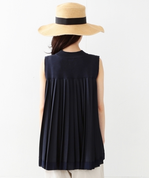 Ray BEAMS（レイビームス）の「◇【ラブリ着用】Ray BEAMS / バックタック ハイネック ネックスリーブ（ニット/セーター・レディース・オフホワイト/ネイビー・ONE SIZE）」の6枚目の写真