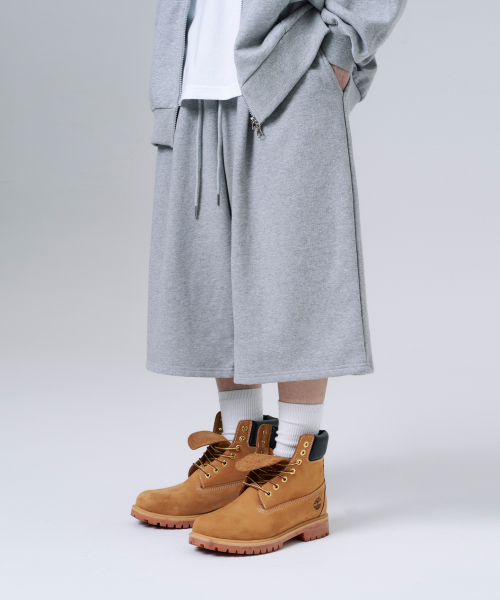 MOOVN(ムブン)の「バミューダツータックロングスウェットパンツショートグレー(その他パンツ・メンズ・その他・SMALL/MEDIUM/LARGE)」の2枚目の写真