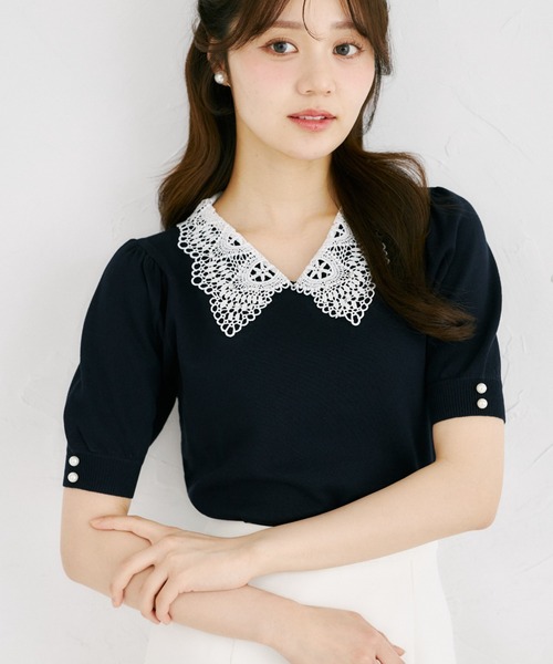 tocco closet(トッコ クローゼット)の「【ZOZO限定】接触冷感ビジュー×パールレース襟サマーニットトップス(ニット/セーター・レディース・ネイビー/ラベンダー/ブラック/オフホワイト・M)」の4枚目の写真