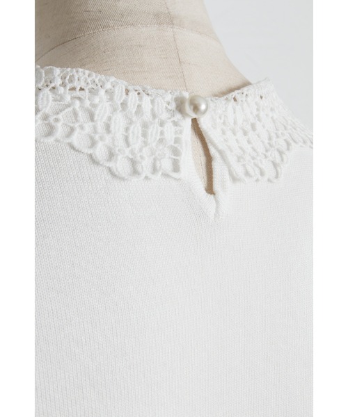 tocco closet(トッコ クローゼット)の「【ZOZO限定】接触冷感ビジュー×パールレース襟サマーニットトップス(ニット/セーター・レディース・ネイビー/ラベンダー/ブラック/オフホワイト・M)」の11枚目の写真