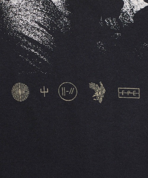 INNOCENT(イノセント)の「【GMerch/ジーマーチ】Twenty One Pilots BACK2BACK BLACK T-SHIRTS 20TOP011(Tシャツ/カットソー・メンズ・ブラック・LARGE/XX-LARGE/X-LARGE)」の7枚目の写真