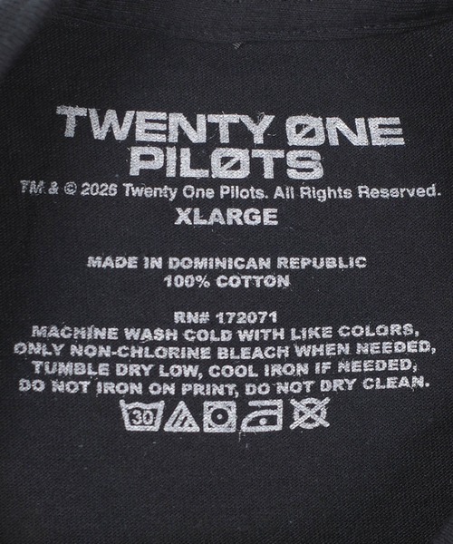 INNOCENT(イノセント)の「【GMerch/ジーマーチ】Twenty One Pilots BACK2BACK BLACK T-SHIRTS 20TOP011(Tシャツ/カットソー・メンズ・ブラック・LARGE/XX-LARGE/X-LARGE)」の8枚目の写真