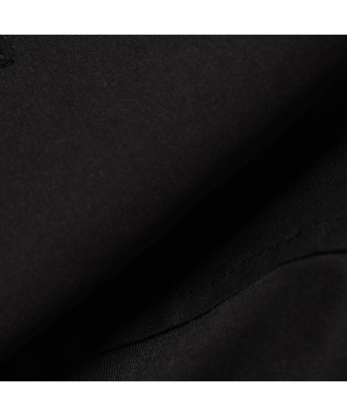 Guess(ゲス)の「JULIANE Cargo Jacket ジャケット(ブルゾン・レディース・ブラック/ベージュ・X-SMALL/SMALL/MEDIUM/LARGE)」の7枚目の写真