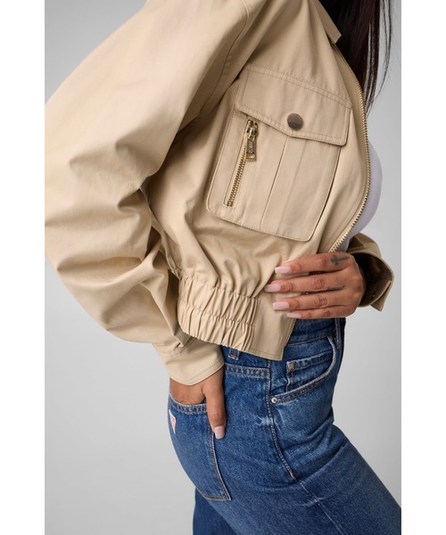 Guess(ゲス)の「JULIANE Cargo Jacket ジャケット(ブルゾン・レディース・ブラック/ベージュ・X-SMALL/SMALL/MEDIUM/LARGE)」の15枚目の写真