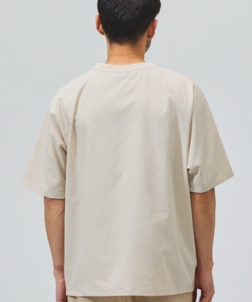 NEW BALANCE(ニューバランス)の「【別注】ニューバランス New Balance シアサッカーTシャツ 限定コラボ(Tシャツ/カットソー・メンズ・ブラック/ベージュ/ネイビー・LL/3L/S/M/L)」の5枚目の写真