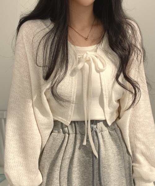 HAILY(ヘイリー)の「ボリュームスリーブクロップド丈ボレロカーディガン/冷房対策UVカット(カーディガン/ボレロ・レディース・グレー/ホワイト/ブラック・FREE)」の15枚目の写真