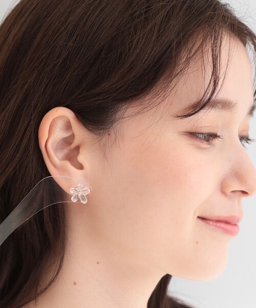 SHOO・LA・RUE（シューラルー）の「クリアフラワーピアス（ピアス（両耳用）・レディース・ピンクゴールド/ゴールド/シルバー・00）」の8枚目の写真