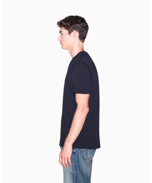 ARMANI EXCHANGE(アルマーニエクスチェンジ)の「【A|X アルマーニ エクスチェンジ】AXロゴ レギュラーフィット 半袖クルーネックTシャツ/REGULAR(Tシャツ/カットソー・メンズ・ダークネイビー/オフホワイト・MEDIUM/LARGE/XX-LARGE/X-SMALL/X-LARGE/SMALL)」の4枚目の写真