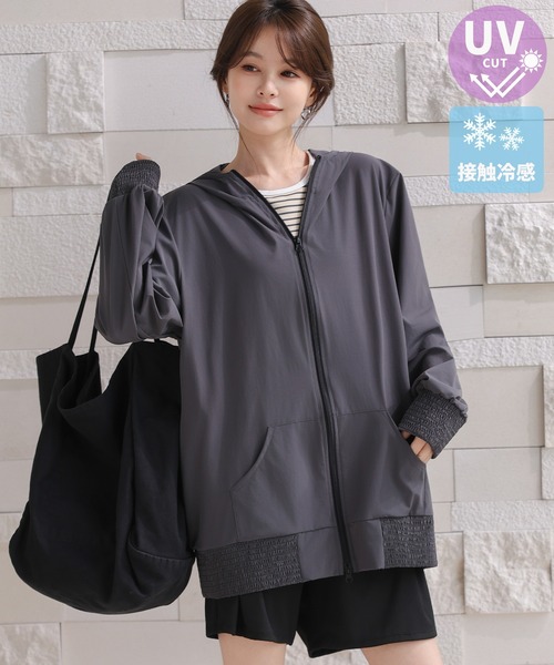 TeddyShop(テディショップ)の「【UVカット率99%/急速・接触冷感/フード付き】ふわっと超軽量。長袖フルジップオープンシャーリングラッシュガードパーカー レディース水着(パーカー・レディース・カーキ/ホワイト/ダークグレー/ブラック・M/S/L)」の3枚目の写真