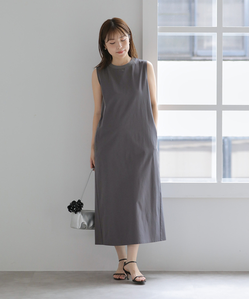 La TOTALITE(ラトータリテ)の「【洗える】ピンタックカットワンピース(ワンピース・レディース・チャコールグレー/アイボリー・FREE)」の10枚目の写真