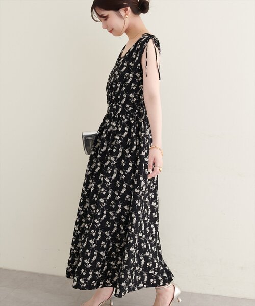 natural couture(ナチュラルクチュール)の「ドロストデザインVネックワンピース(ワンピース・レディース・ブラック/ブラウン/ピンク・FREE)」の2枚目の写真