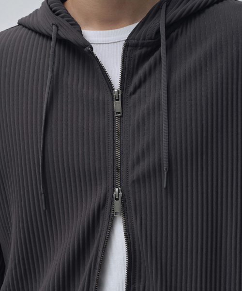 MUSINSA STANDARD（ムシンサスタンダード）の「プリーツフードパーカー [グレー]（パーカー・メンズ・その他・LARGE/X-LARGE/2XL/MEDIUM）」の4枚目の写真