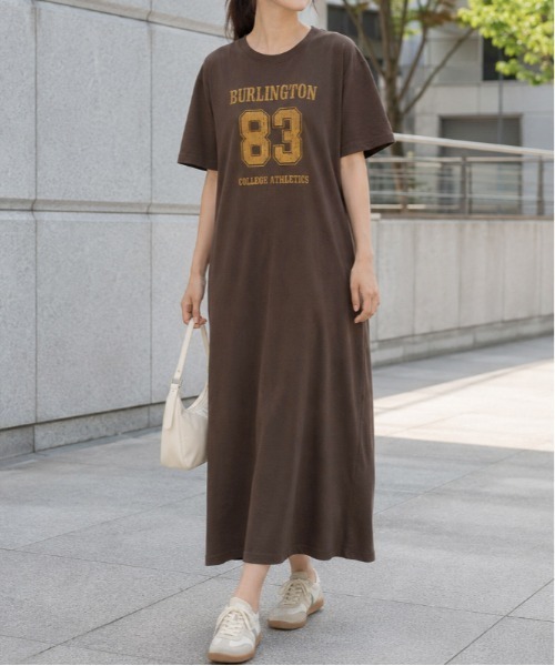GORGE(ゴージ)の「《ピグメント加工・カレッジロゴ》ナンバープリントロングワンピース/ストリート×カジュアル/春夏秋/全3色(ワンピース・レディース・ネイビー/ブラウン/チャコール・F)」の1枚目の写真