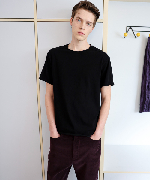 ANYTIME LOREAK(エニタイムロレーク)の「YUCCA RAW-EDGE HALF KNIT - BLACK(Tシャツ/カットソー・メンズ・ブラック・LARGE/MEDIUM)」の1枚目の写真
