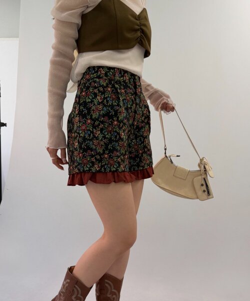 w closet(ダブルクローゼット)の「ゴブランショートパンツ(その他パンツ・レディース・ベージュ/ブラック・FREE)」の4枚目の写真