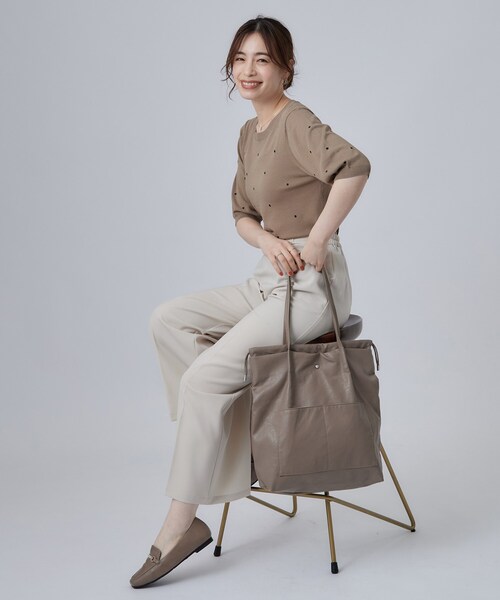 SHOO・LA・RUE(シューラルー)の「つまみハンドル巾着トートバッグ(トートバッグ・レディース・ブラック/イエロー/ナチュラル・00)」の9枚目の写真