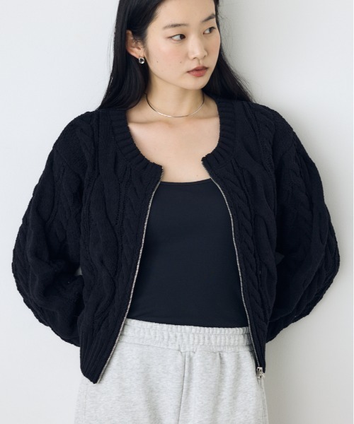 AZUL by moussy(アズールバイマウジー)の「大人気定番!【ぬくもち】ダブルジップシェニールニットカーディガン 秋服 冬服 長袖 ケーブルニット ニットトップス フルジップカーデ(カーディガン/ボレロ・レディース・ブラック/レッド/チャコールグレー/アイボリー・FREE)」の2枚目の写真