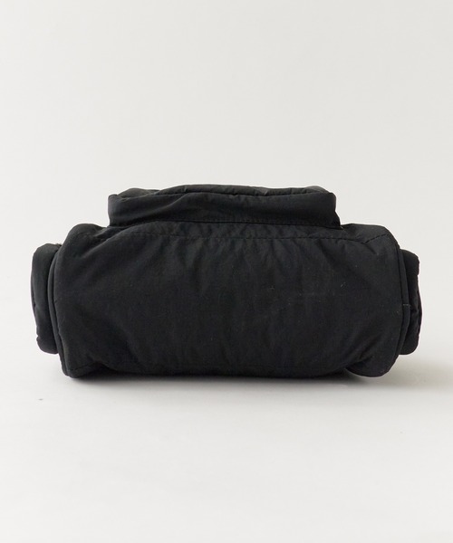 UNSTOA(アンストア)の「Single-handle nylon handbag with gusset 秋服 冬服(ハンドバッグ・レディース・ブラック・FREE)」の14枚目の写真