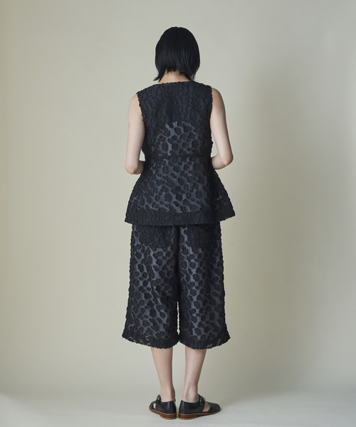 mintdesigns（ミントデザインズ）の「Floral Jacquard Vest（ベスト・レディース・ブラック/ホワイト・ONESIZE）」の4枚目の写真