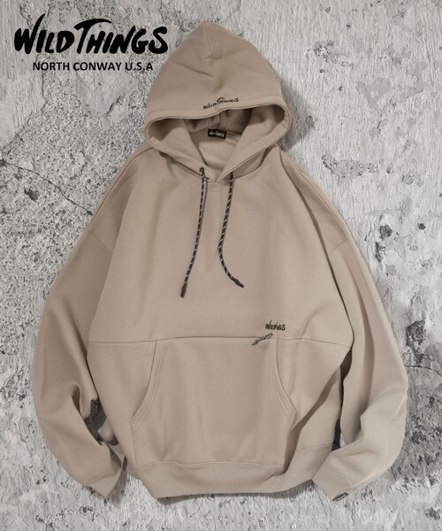 wild rose hips(ワイルドローズヒップス)の「WILD THINGS/ワイルドシングス 限定展開 別注 ワンポイントロゴ パーカー / スウェット(スウェット・メンズ・ブラック/グレイッシュベージュ/スミクロ/アッシュグレー・MEDIUM/SMALL/LARGE)」の4枚目の写真