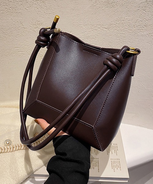 Doux Belle(ドゥーベル)の「ミニバッグ付き2WAYバケツショルダーバッグ(ショルダーバッグ・レディース・ブラック/ダークブラウン/ブラウン・FREE)」の9枚目の写真