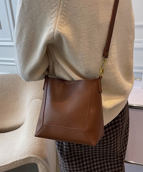 Doux Belle(ドゥーベル)の「ミニバッグ付き2WAYバケツショルダーバッグ(ショルダーバッグ・レディース・ブラック/ダークブラウン/ブラウン・FREE)」の10枚目の写真