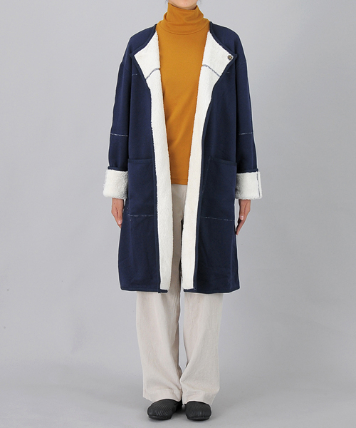 Ne-net(ネネット)の「(S)ボアボンディング(ノーカラージャケット・レディース・ネイビー/オフホワイト・02)」の3枚目の写真