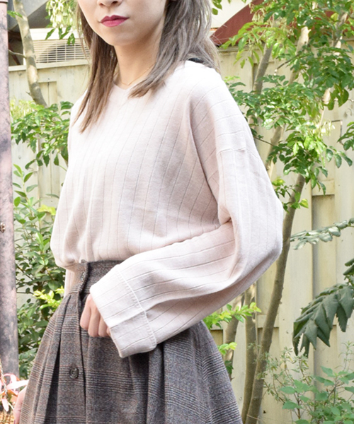 w closet(ダブルクローゼット)の「カシミヤタッチワイドリブVネックプルオーバ(ニット/セーター・レディース・ホワイト/ピンクベージュ/グレー/ピンク/チャコールグレー/ブラック・FREE)」の21枚目の写真