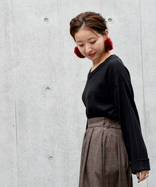 w closet(ダブルクローゼット)の「カシミヤタッチワイドリブVネックプルオーバ(ニット/セーター・レディース・ホワイト/ピンクベージュ/グレー/ピンク/チャコールグレー/ブラック・FREE)」の19枚目の写真