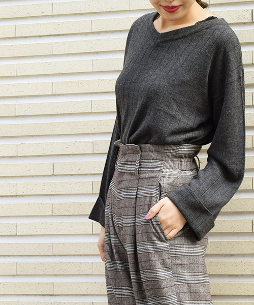 w closet(ダブルクローゼット)の「カシミヤタッチワイドリブVネックプルオーバ(ニット/セーター・レディース・ホワイト/ピンクベージュ/グレー/ピンク/チャコールグレー/ブラック・FREE)」の15枚目の写真