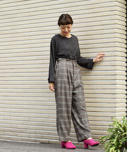 w closet(ダブルクローゼット)の「カシミヤタッチワイドリブVネックプルオーバ(ニット/セーター・レディース・ホワイト/ピンクベージュ/グレー/ピンク/チャコールグレー/ブラック・FREE)」の13枚目の写真