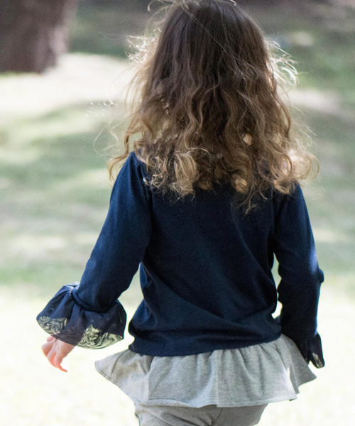 Catherine Cottage(キャサリンコテージ)の「袖口チュールフリル長袖カットソー(Tシャツ/カットソー・キッズ・ベージュ/ピンク/ネイビー・120/140/110/130)」の9枚目の写真