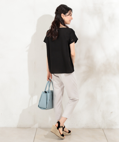 un dix cors（アンディコール）の「【5色展開】ドライタッチテーパードパンツ（その他パンツ・レディース・ライトグレー/ブラック/ブラウン/ベージュ/ネイビー・SMALL/MEDIUM）」の13枚目の写真